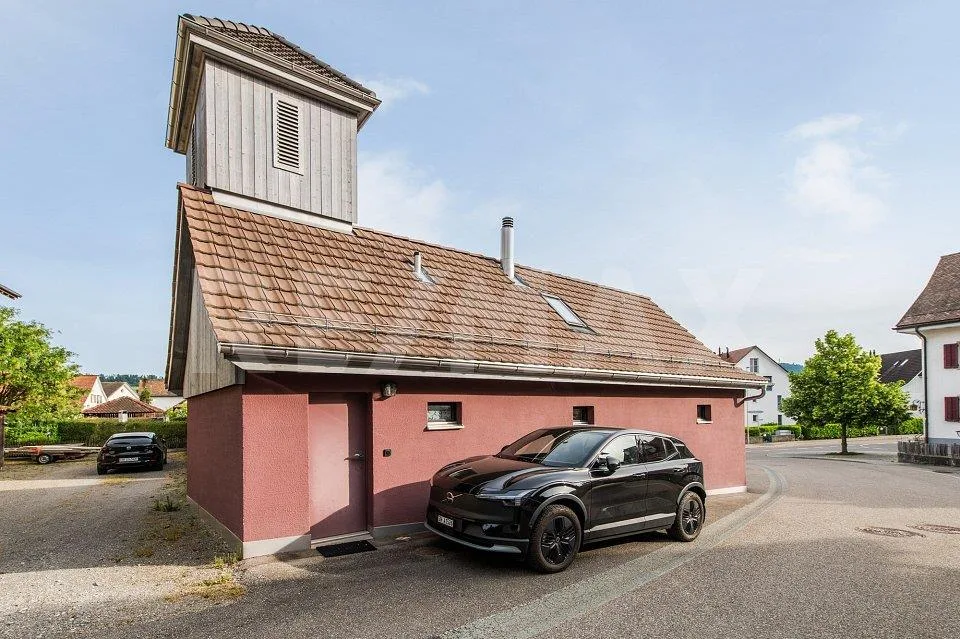 Detached 2 ½ Room House in a Central Location