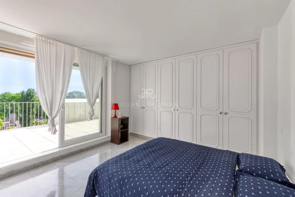 Cologny | Appartement de 4 pièces en attique avec vue imprenable