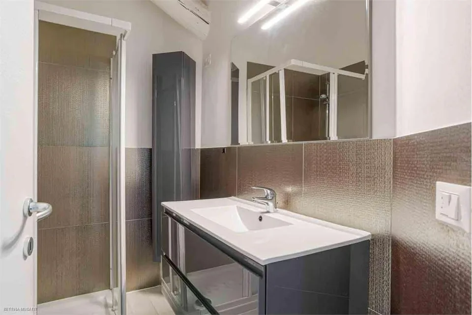 BALERNA | IMMEUBLE ENTIEREMENT RENOVE - EXCELLENTE OPPORTUNITE – photo 8 sur 11
