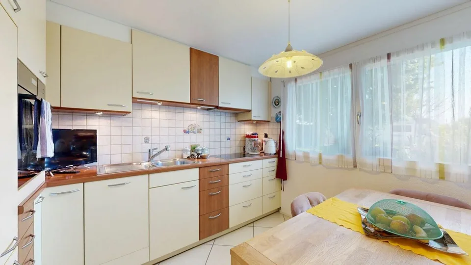 Wohnglück mit Garten und viel Charme - Reiheneckhaus in Pieterlen
