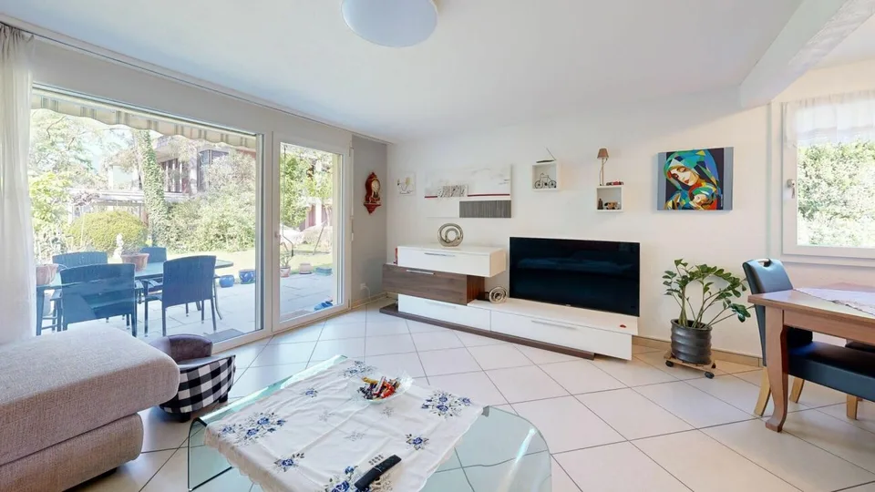 Wohnglück mit Garten und viel Charme - Reiheneckhaus in Pieterlen