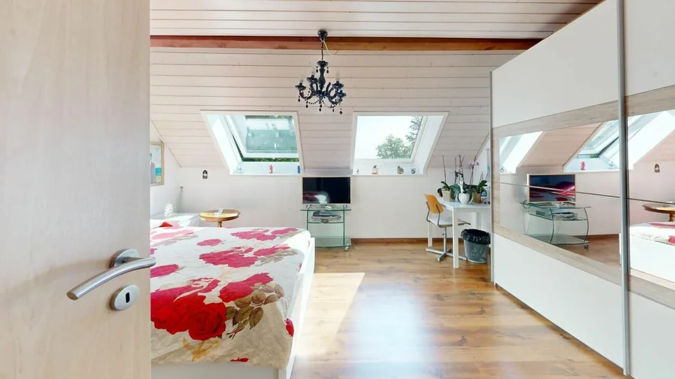 Wohnglück mit Garten und viel Charme - Reiheneckhaus in Pieterlen