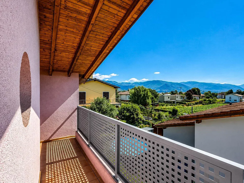 Casa unifamiliare con giardino a Stabio