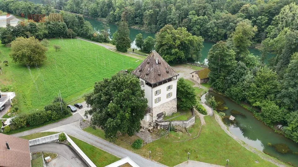 Grosszügiges EFH mit Gartenparzelle & Weitsicht – nahe der Aare