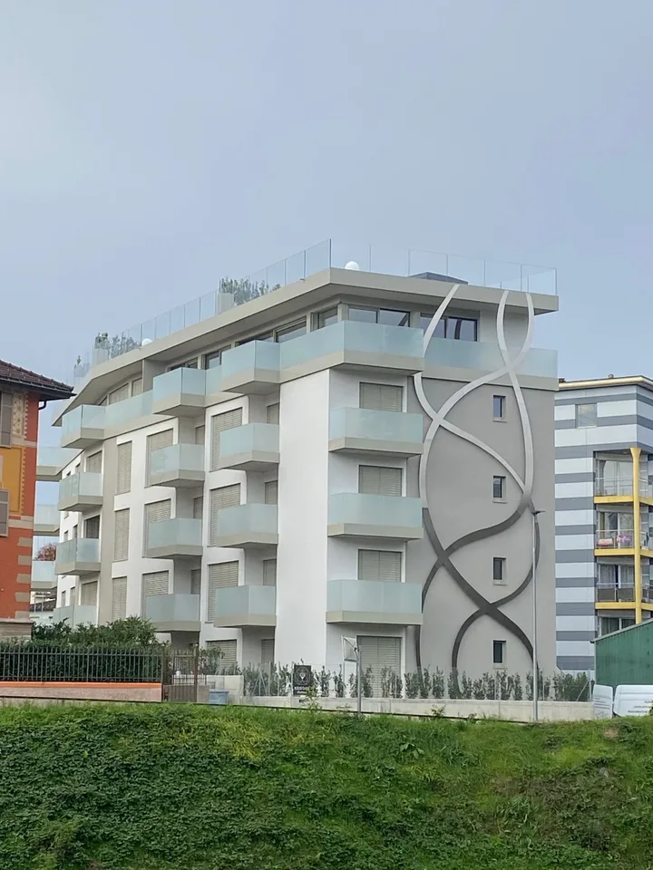Elegante Wohnung mit Dachterrasse in Massagno – Sofort verfügbar