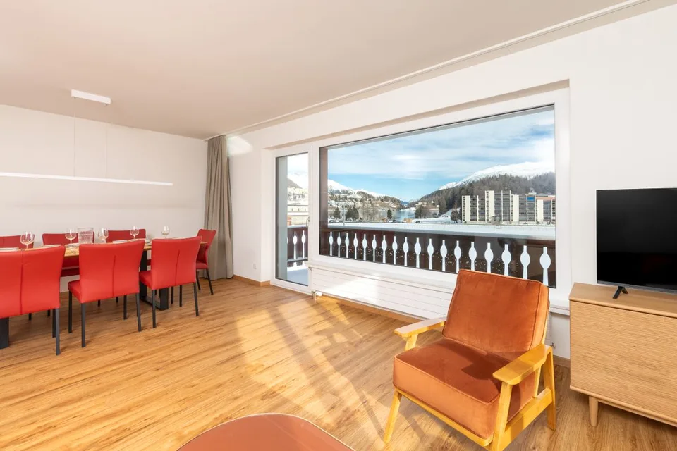 Appartamento arredato di 4.5 locali con vista sulle montagne a Sankt Moritz, stagione invernale