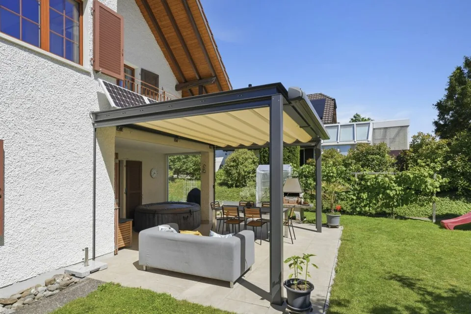 Freistehendes Familienhaus mit Charme, Privatsphäre und sonnigem Gartenparadies – Foto 7 von 13