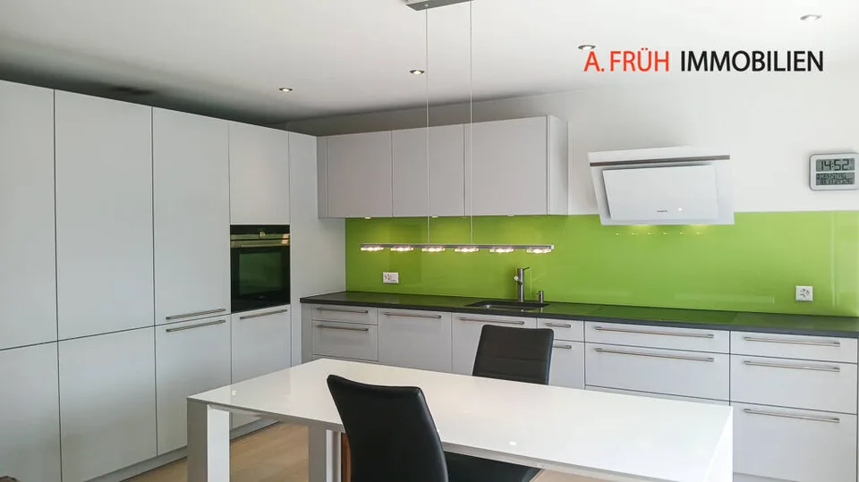 Appartement penthouse 2.5 pièces avec deux places de parking – photo 3 sur 13