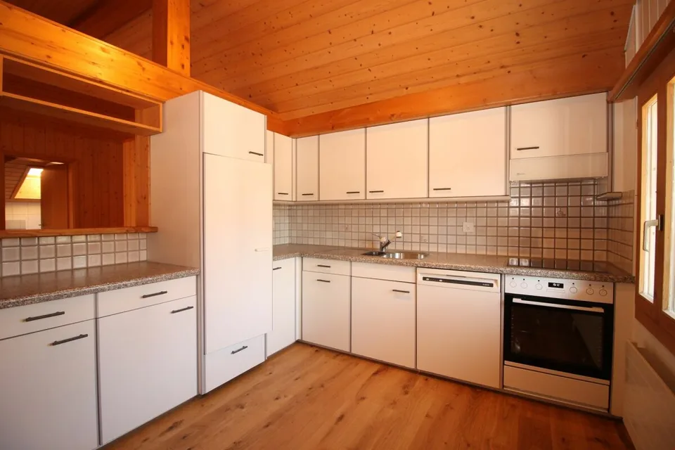 Grosszügige Dachwohnung im 3-Familienhaus