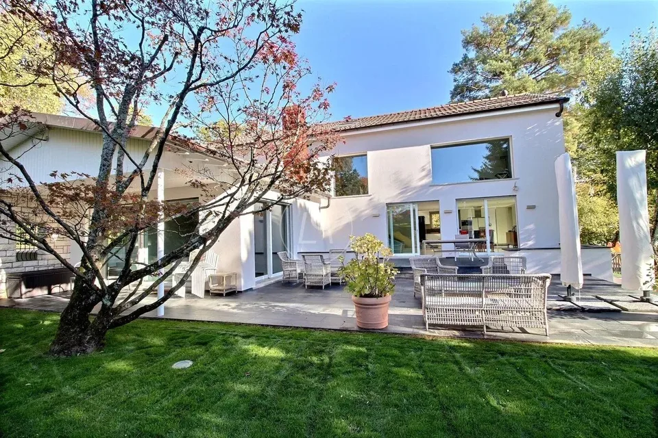 Exclusivité: Belle villa familiale, 6 chambres à coucher ? Chambésy, – photo 2 sur 13