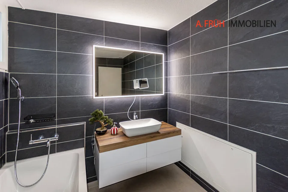Maisonettewohnung mit Stil: Modernes Wohnkonzept und sonnige Balkone – Foto 11 von 11