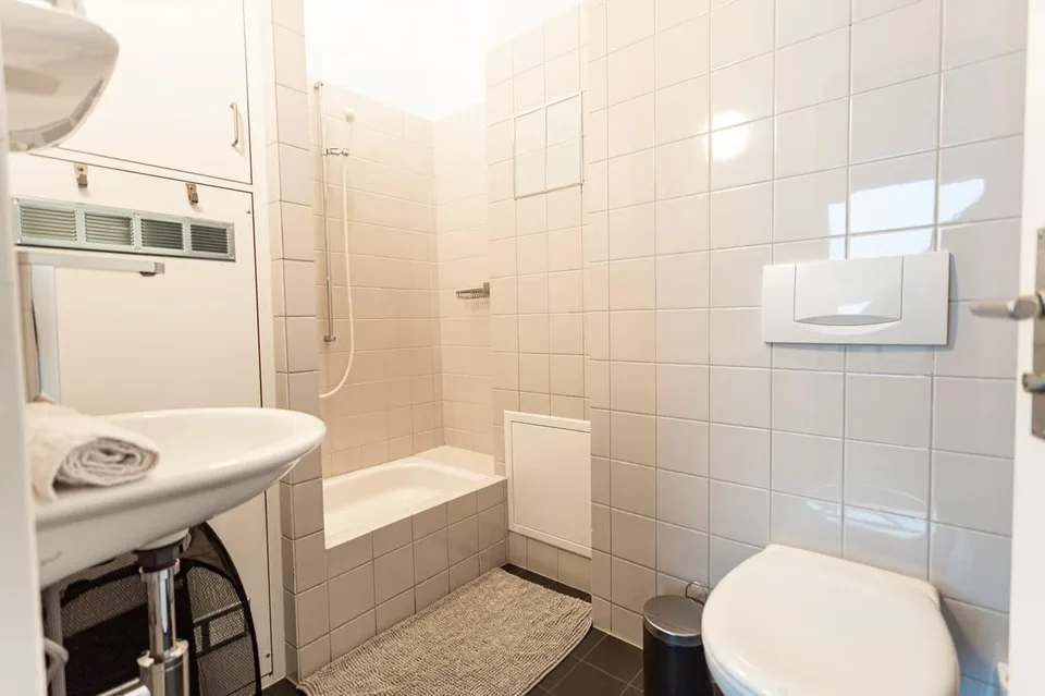 Neu möbliertes Atelier am Barfüsserplatz – Foto 5 von 6