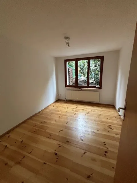 Casa unifamiliare ben tenuta di 5½ locali in posizione tranquilla e soleggiata – foto 16 di 25