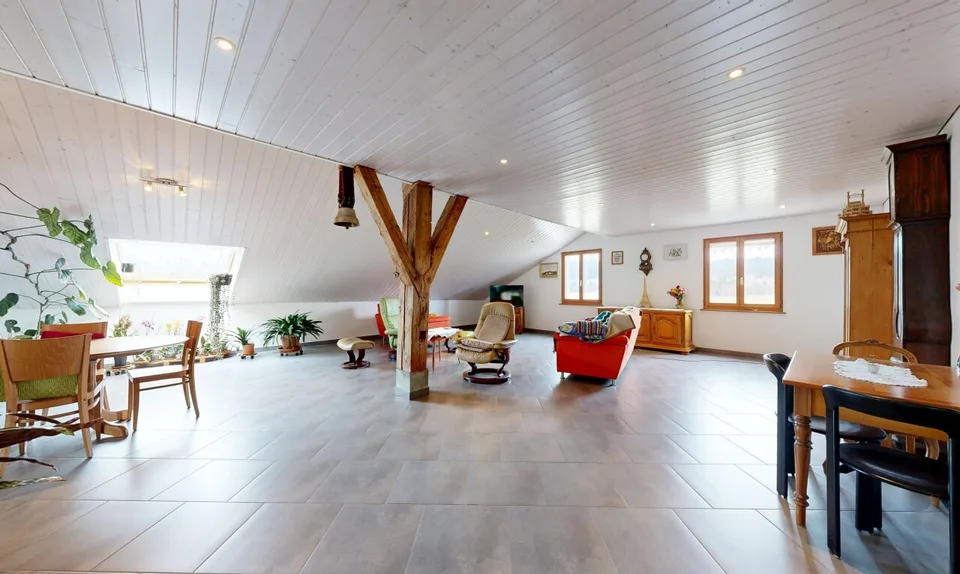 380 m² House with Mountain View and High Yield Potential – photo 2 of 11