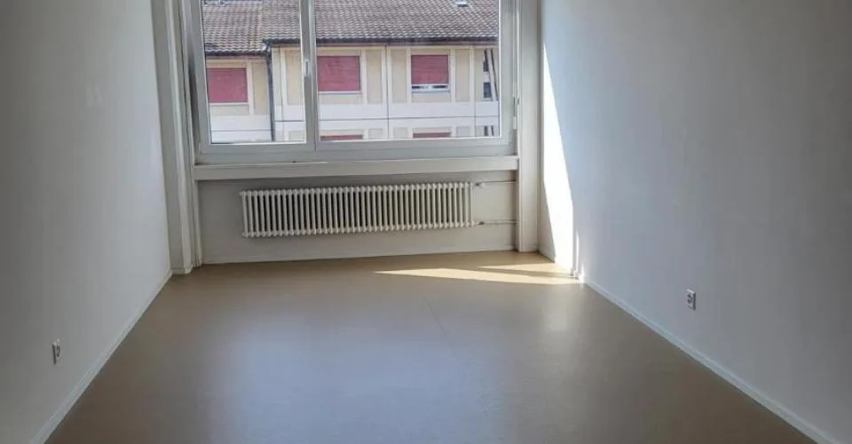 Sehr gut gelegenes Büro in Marin – Foto 5 von 8