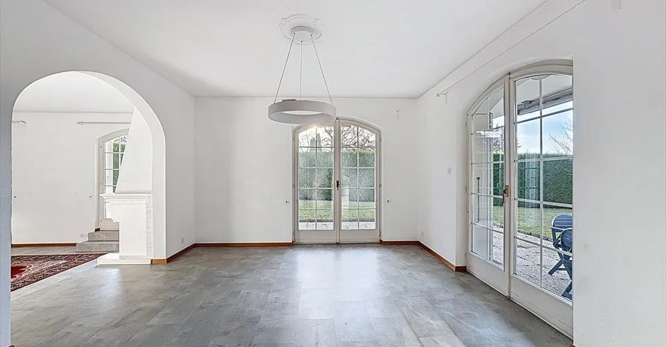 Schöne 7-Zimmer-Wohnung mit privatem Garten – Foto 6 von 12
