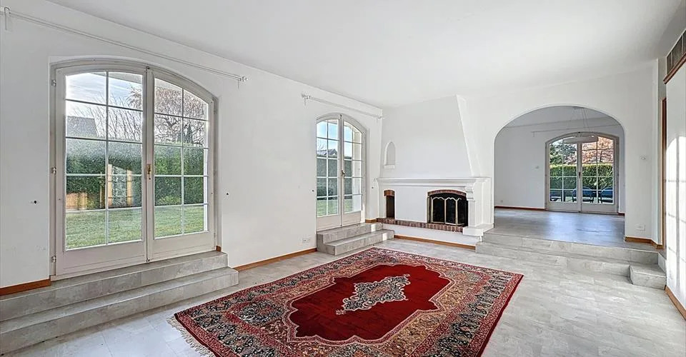 Schöne 7-Zimmer-Wohnung mit privatem Garten – Foto 3 von 12