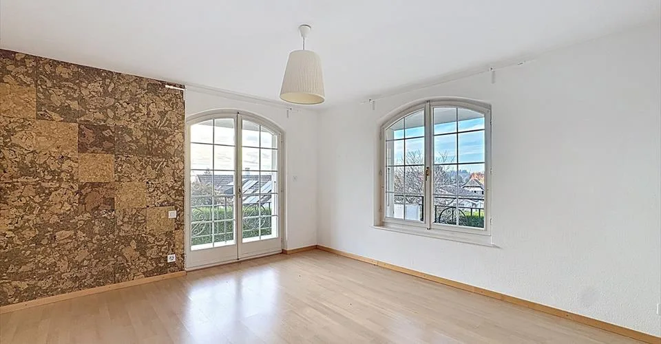 Schöne 7-Zimmer-Wohnung mit privatem Garten – Foto 8 von 12