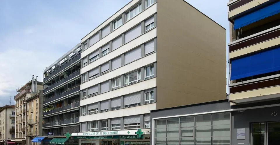 Dépôt de 10 m2 - Eaux-Vives – Foto 2 von 3