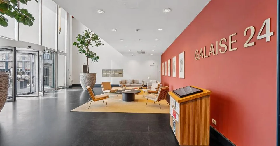 Ein moderner Raum von 450 m² im Herzen von Plan-les-Ouates – Foto 2 von 21