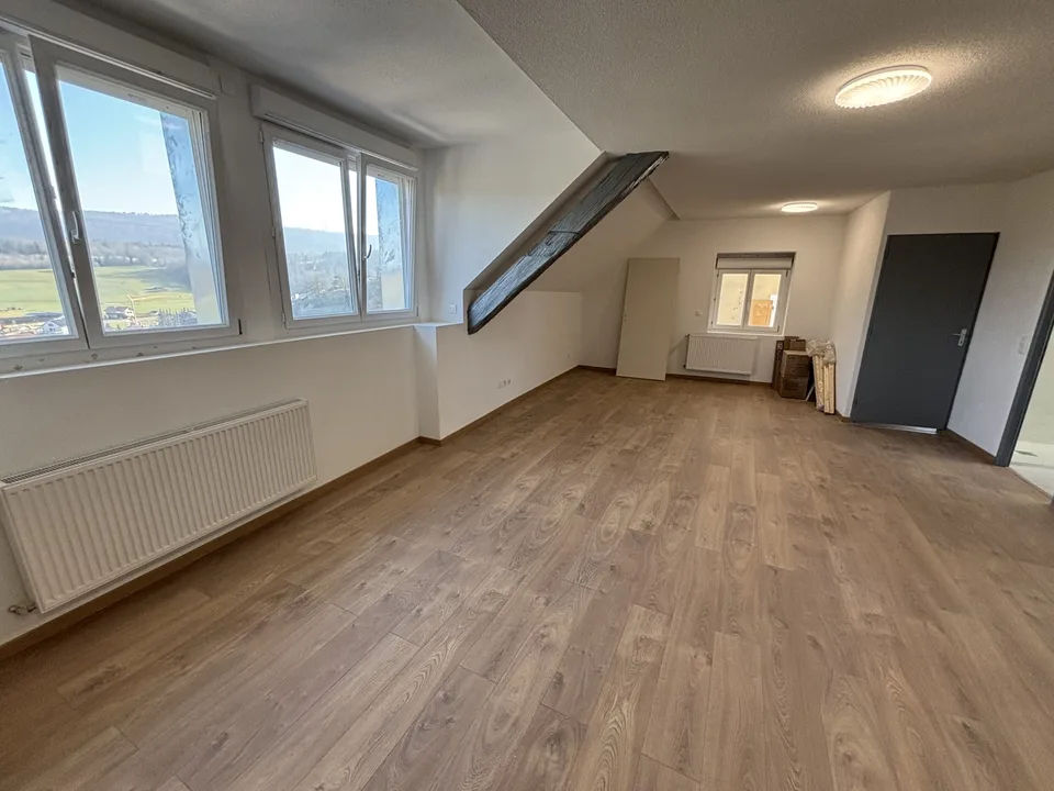 3,5-Zimmer-Wohnung im 1. Stock in Courtedoux zu vermieten