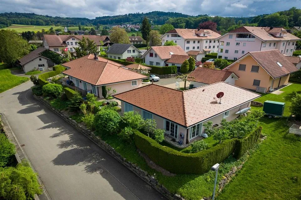 Propriété avec maison principale et maison d'hôtes / bureau dans un emplacement dégagé – photo 12 sur 13