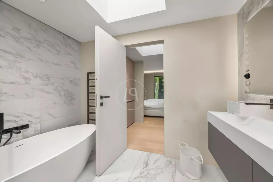 Villa contemporanea eccezionale, vista e accesso privato al lago, riva sinistra – foto 12 di 12