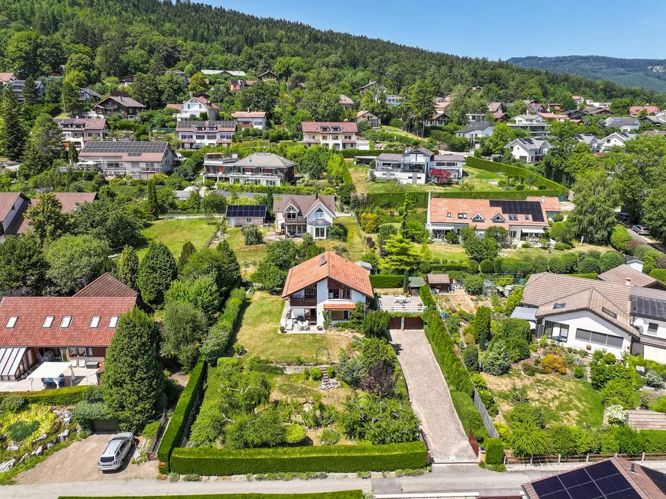 Beautiful house with a view in Arzier! – photo 3 of 13