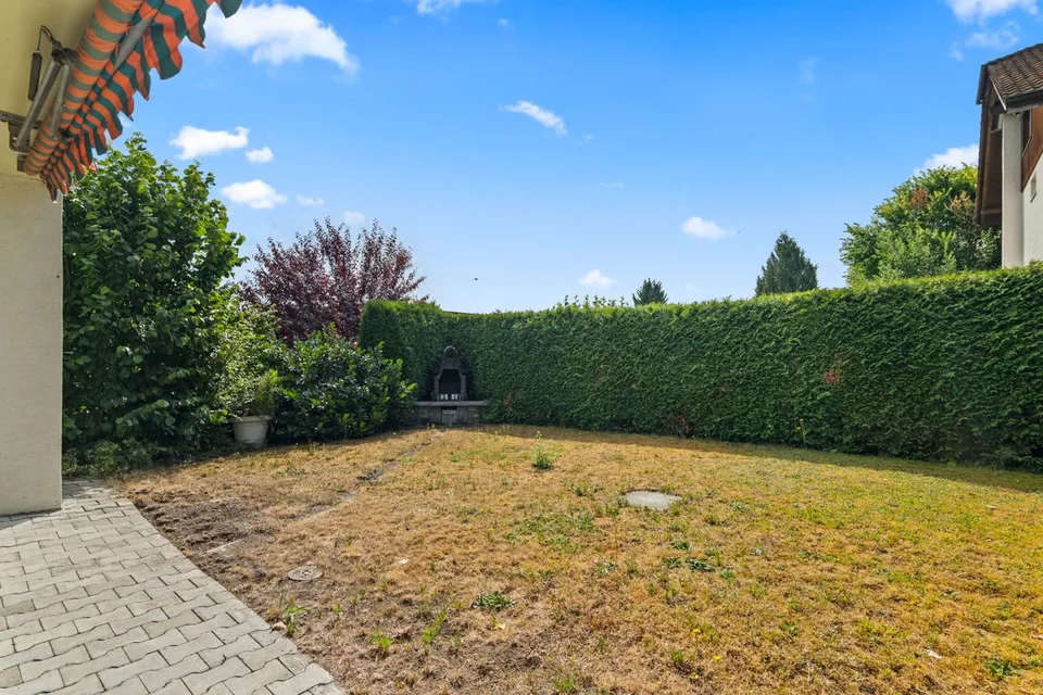 Casa a schiera adatta alle famiglie con due aree giardino e bella vista – foto 7 di 13