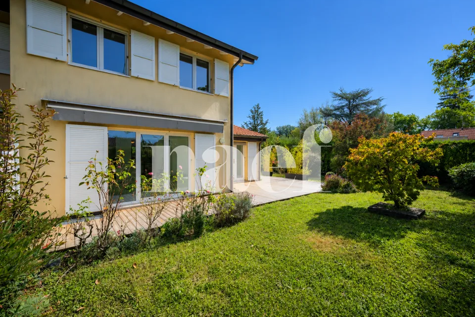 Familienvilla mit privatem Garten in Genthod – Foto 1 von 20