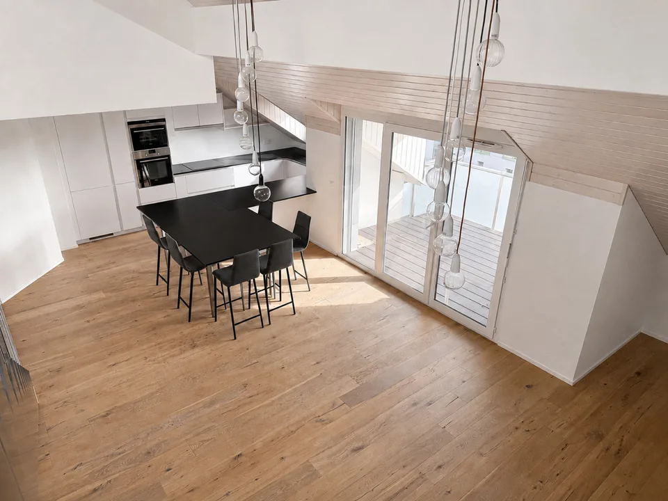Séjour en double hauteur, 3 chambres de 17 à 18 m² et loft de 51 m² – Foto 2 von 16