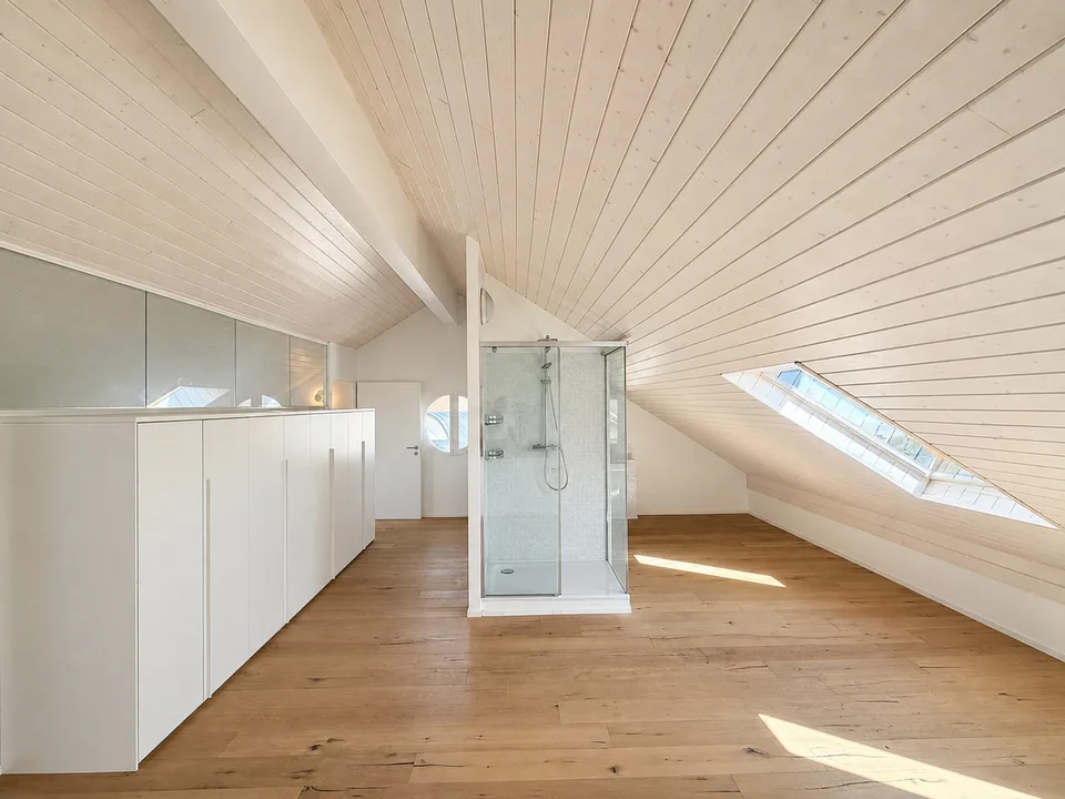 Séjour en double hauteur, 3 chambres de 17 à 18 m² et loft de 51 m² – Foto 7 von 16