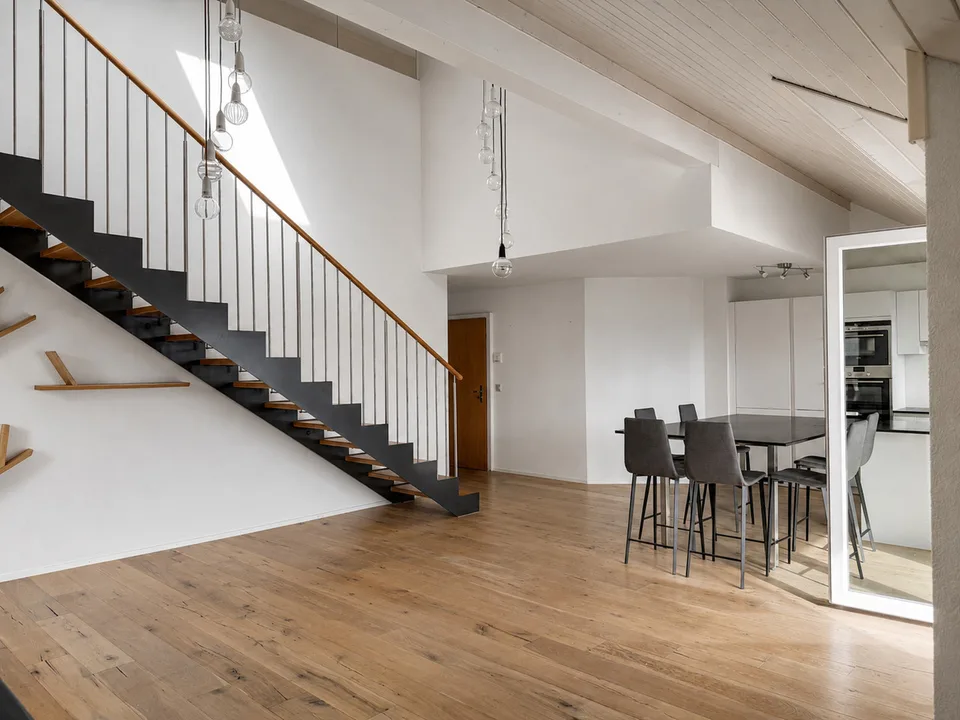 Séjour en double hauteur, 3 chambres de 17 à 18 m² et loft de 51 m² – Foto 5 von 16
