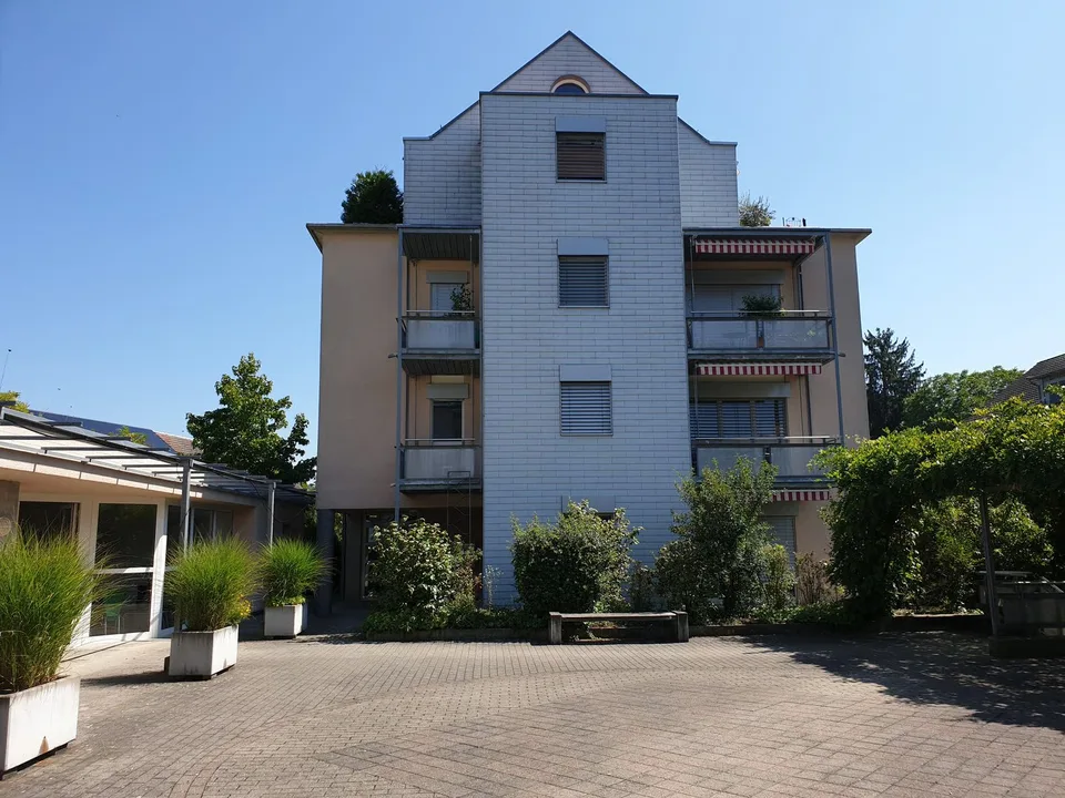 1 Rent Free / Bright Cozy Apartment in Bremgarten – photo 2 of 13