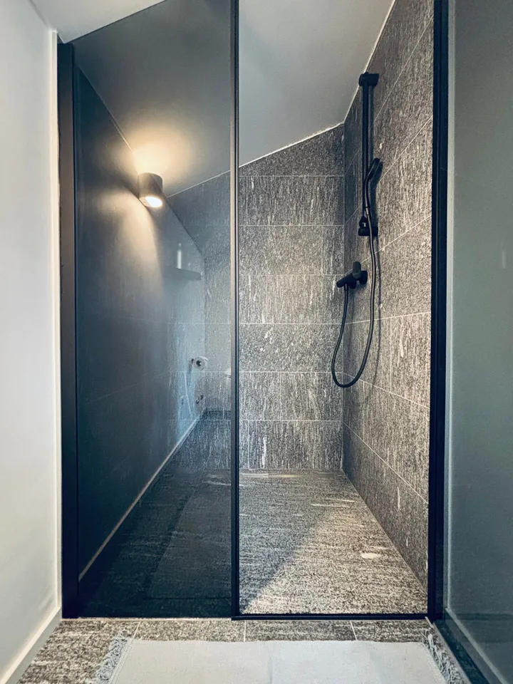 LOCATION AVEC RACHAT POUR STYLE, ARCHITECTURE ET HARMONIE!