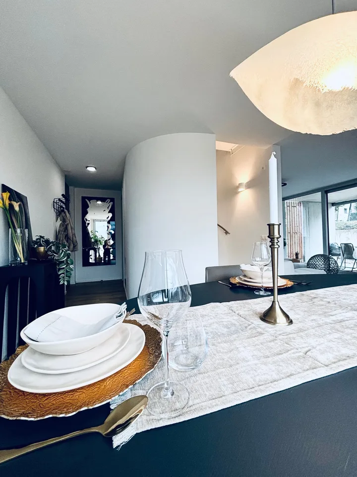 LOCATION AVEC RACHAT POUR STYLE, ARCHITECTURE ET HARMONIE!