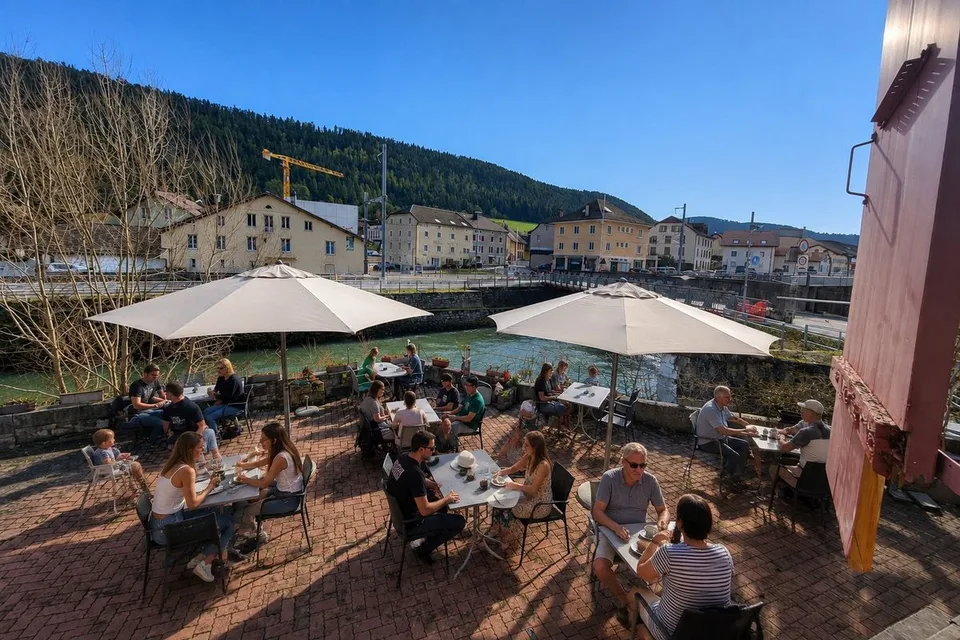 À louer - Tea-room avec boulangerie et magnifique terrasse, bénéficiant d'une situation privilégiée – photo 2 sur 5