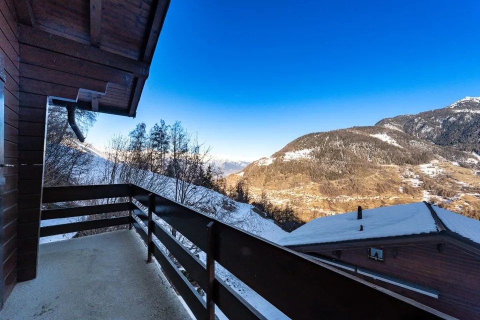 Incantevole chalet con 3 camere da letto e vista panoramica sulle montagne e ottimo accesso agli impianti di risalita – foto 12 di 13