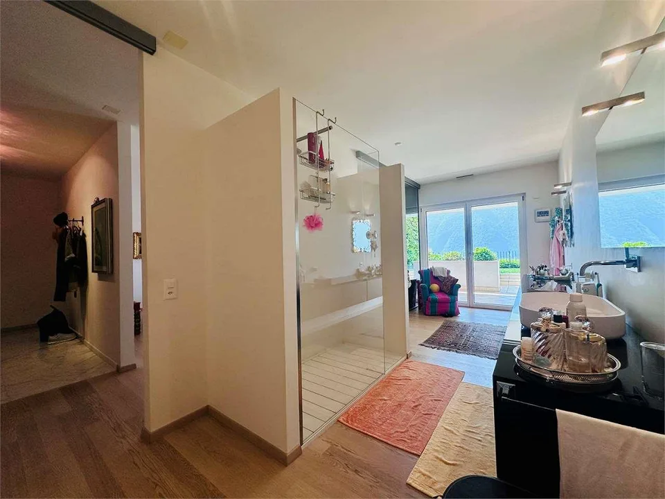 RUVIGLIANA - Duplex élégant avec jardin vue sur le lac – photo 12 sur 13