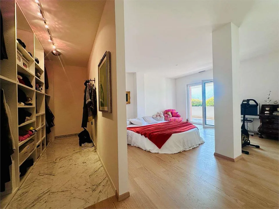 RUVIGLIANA - Duplex élégant avec jardin vue sur le lac – photo 10 sur 13