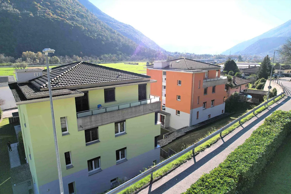 Geräumige Wohnung im obersten Stockwerk – Foto 3 von 13