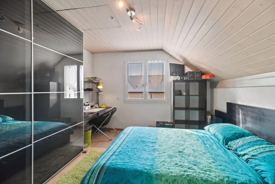 Nur einen Steinwurf von Estavayer-le-Lac entfernt: Villa mit Pool, Sauna und 4 Schlafzimmern auf 910 m² – Foto 12 von 13