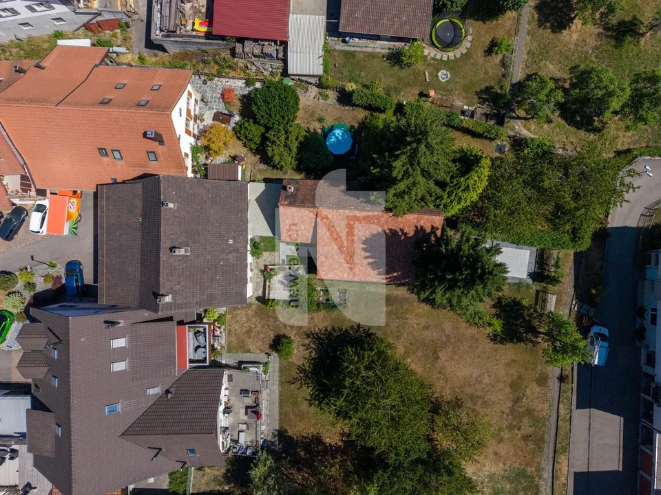 Une maison - trois appartements - d'innombrables possibilités, idéale pour les familles et les investisseurs – photo 2 sur 13
