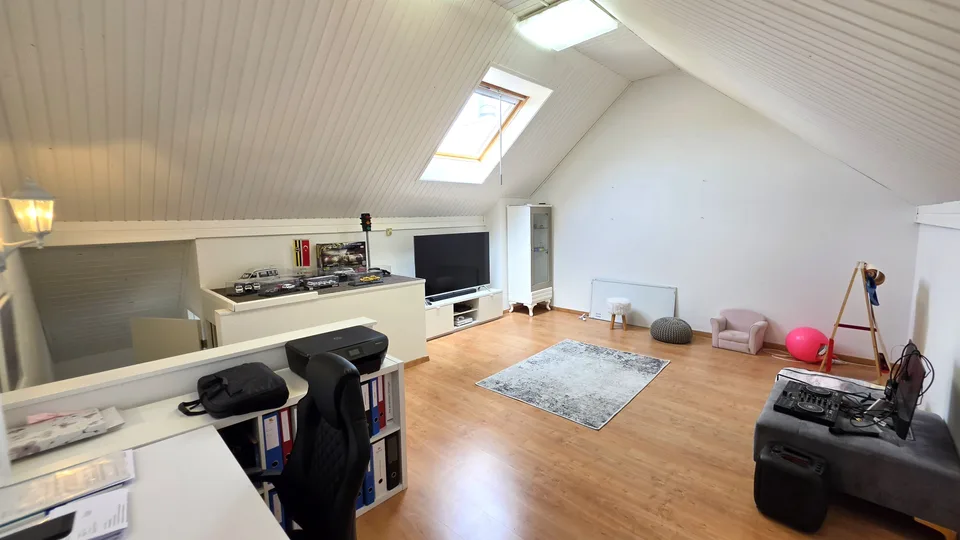 Casa bifamiliare di 5,5 stanze con giardino d'inverno a Diegten in vendita – foto 11 di 13
