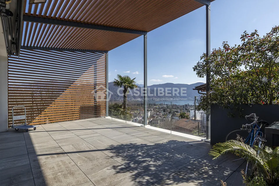 MERVEILLEUX PENTHOUSE AVEC VUE SUR LE LAC À PURA
