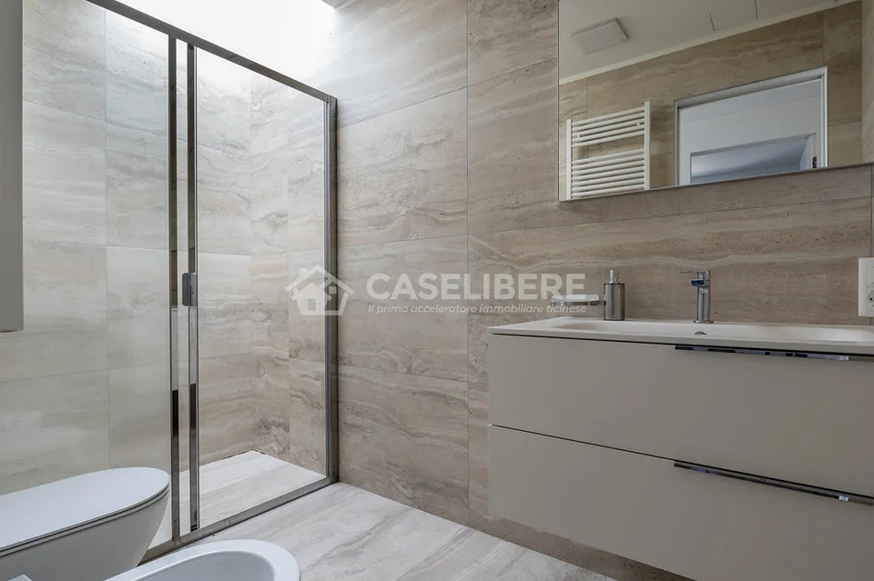 MERVEILLEUX PENTHOUSE AVEC VUE SUR LE LAC À PURA