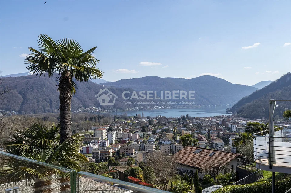 MERVEILLEUX PENTHOUSE AVEC VUE SUR LE LAC À PURA