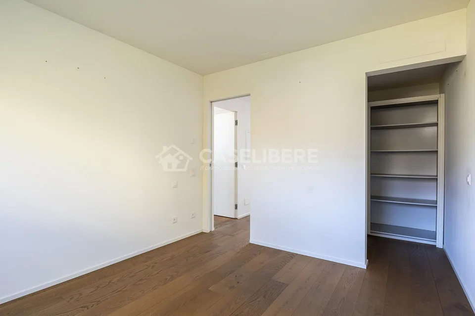MERVEILLEUX PENTHOUSE AVEC VUE SUR LE LAC À PURA
