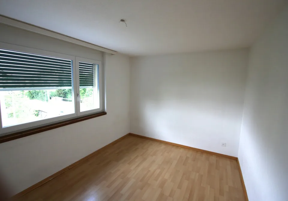 Geräumige 4.5-Zimmer-Wohnung mit Balkon in Münchenbuchsee