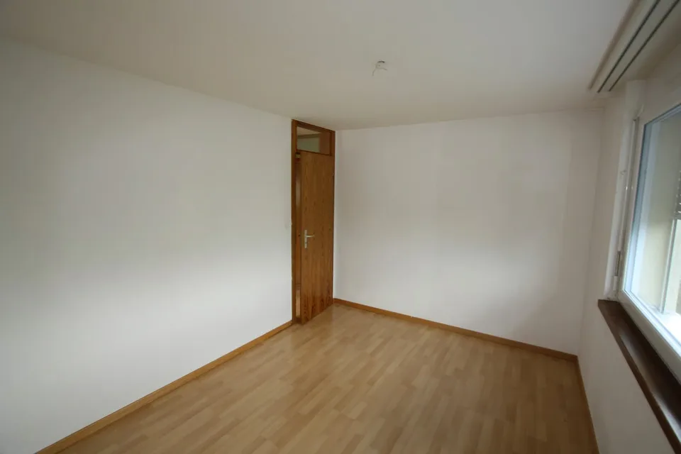 Geräumige 4.5-Zimmer-Wohnung mit Balkon in Münchenbuchsee